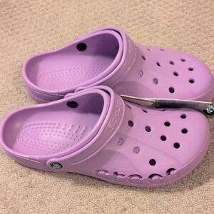 CROCS Lavender Unisex Clogs Size Men's 10, Women's 12 NWT